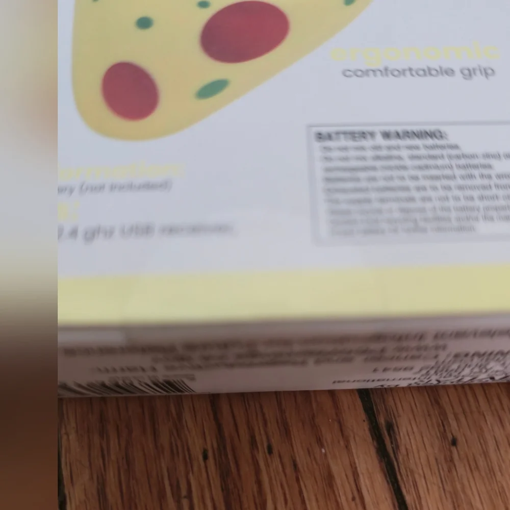 Vivitar 'Pizza' Novelty Computer Mouse - Yellow - Wireless-New In Box